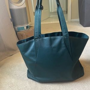 Lulu lemon athletic bag